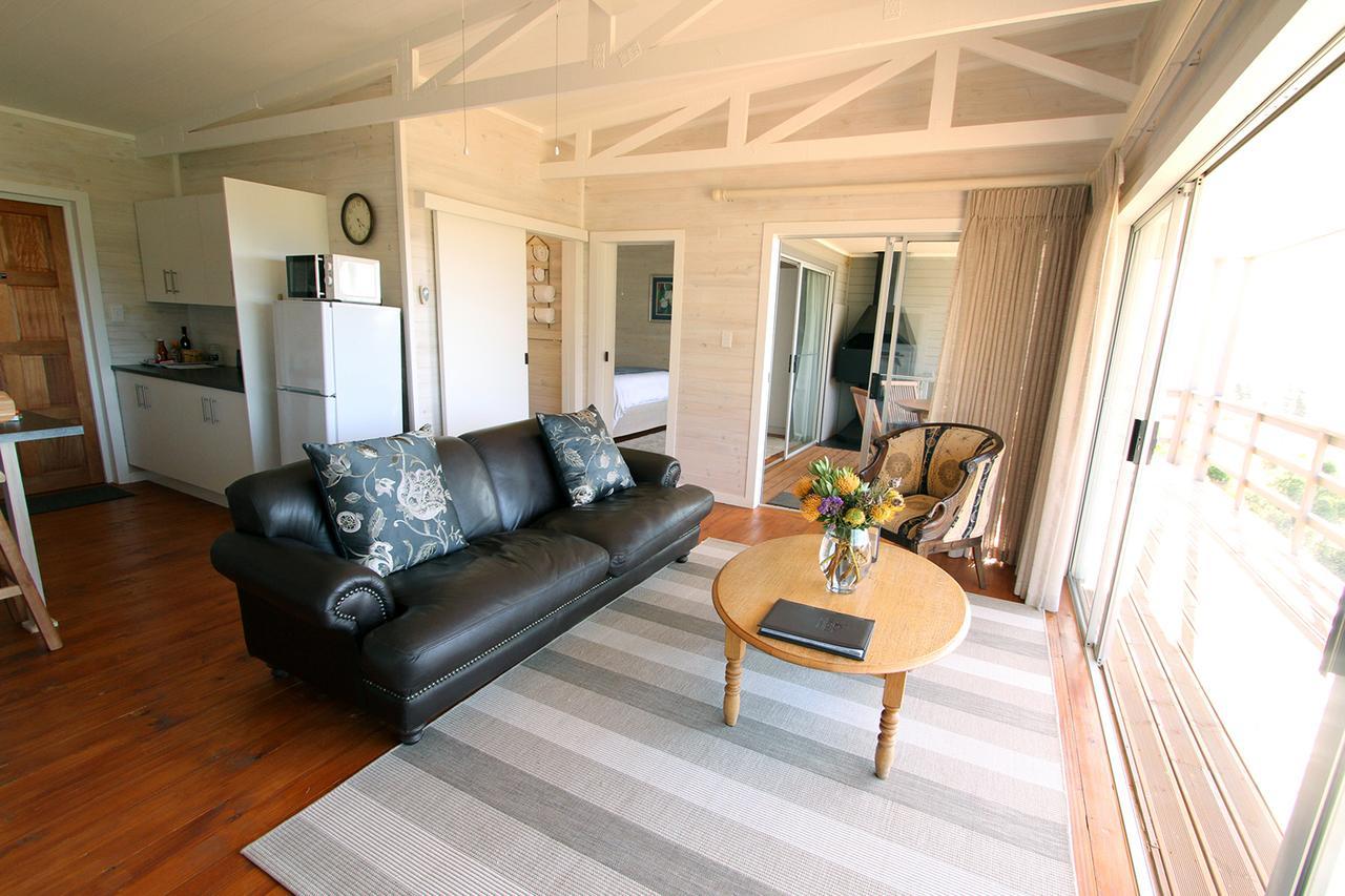 Big Sky Cottages Wolseley Exterior photo